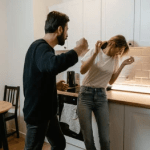 Violencia doméstica o de pareja, todo lo que necesitas saber al respecto (qué es, tipos de violencia, ciclo del maltrato, factores de riesgo, perfil de la víctima y del agresor) Violencia doméstica o de pareja, todo lo que necesitas saber al respecto (qué es, tipos de violencia, ciclo del maltrato, factores de riesgo, perfil de la víctima y del agresor)